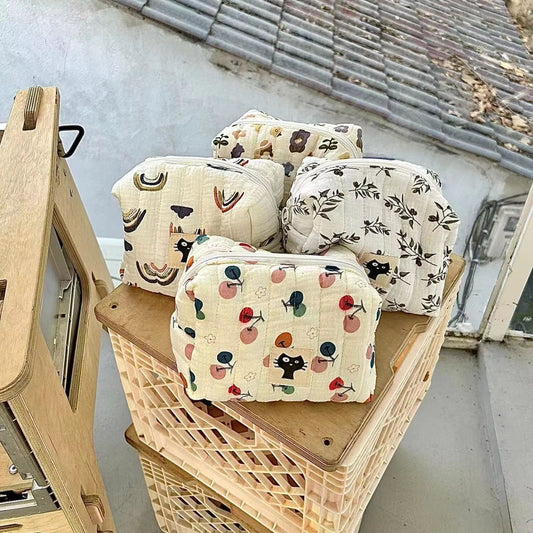 Custom Logo Portable Cosmetic Bag Cute Quilted Zipper Makeup Pouch with Floral Embroidery Toiletries Storage with Cartoon Design