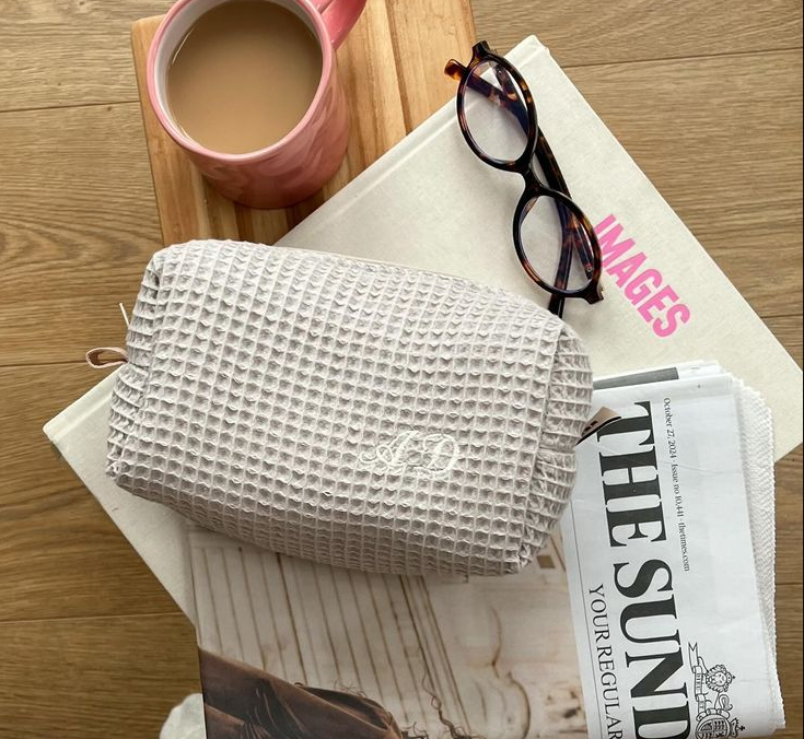 Custom Embroidery Waffle Solid Cotton Makeup Pouch Multi-colors Available Personalized Lady Waffle Weave Cotton Cosmetic Bag